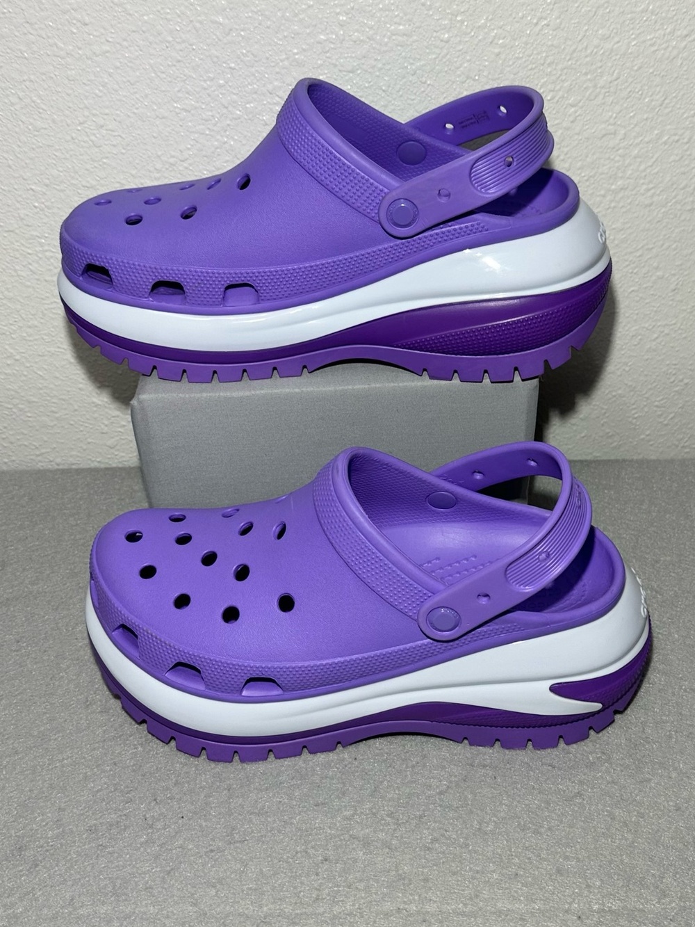 Crocs Classic Mega Crush Clogs